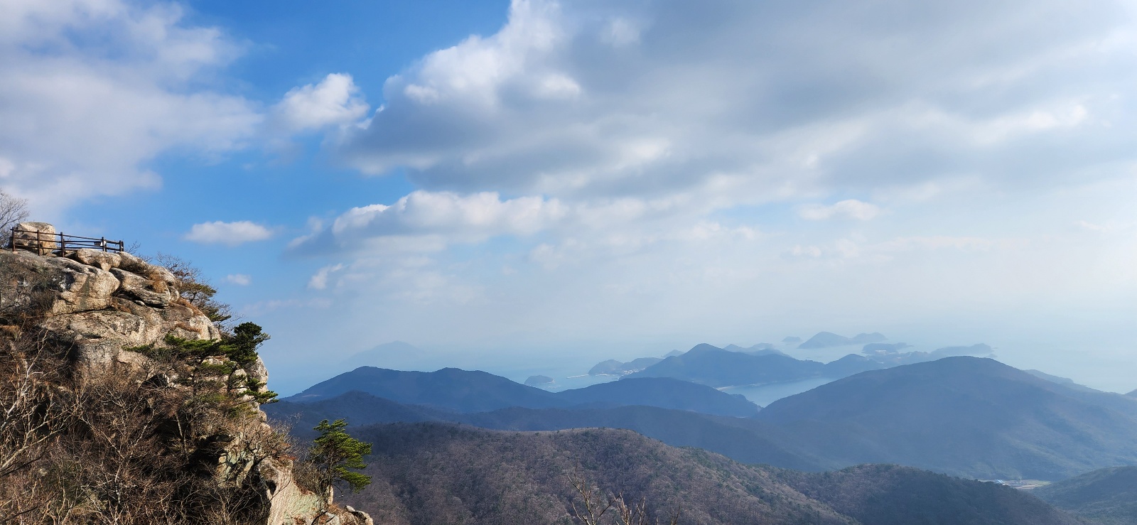 금산산장-남해보리암-컵라면기다리면서-풍경구경-사진